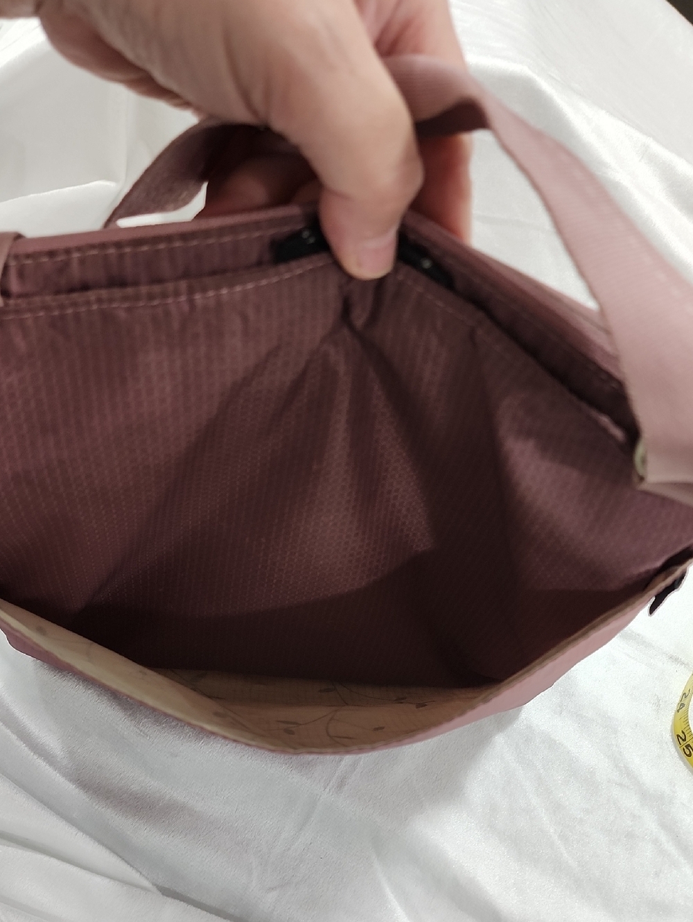 Sherpani Jagle (Jag Le or Jagle) Adjustable Nylon Crossbody Purse. RFID. Mauve. - Picture 9 of 14